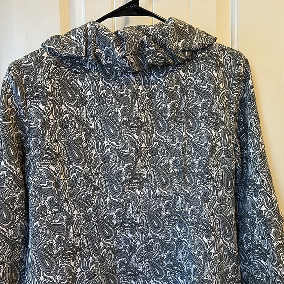 Beautiful Grey and White Jacket - Picture 6 of 7